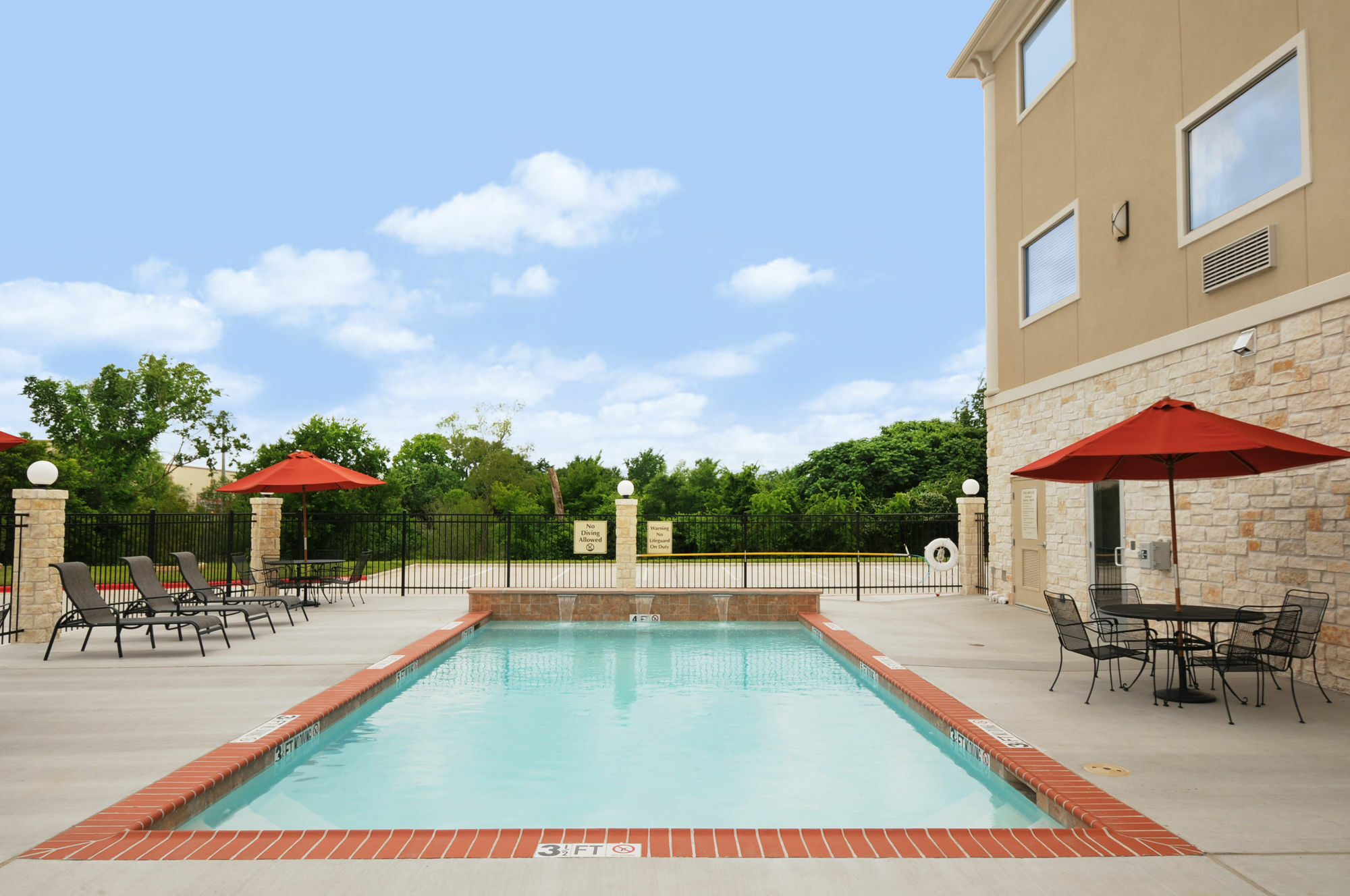 Hotel Ramada By Wyndham College Station Facilidades foto